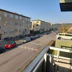 In In Amager - Newly Renovated Apartamento